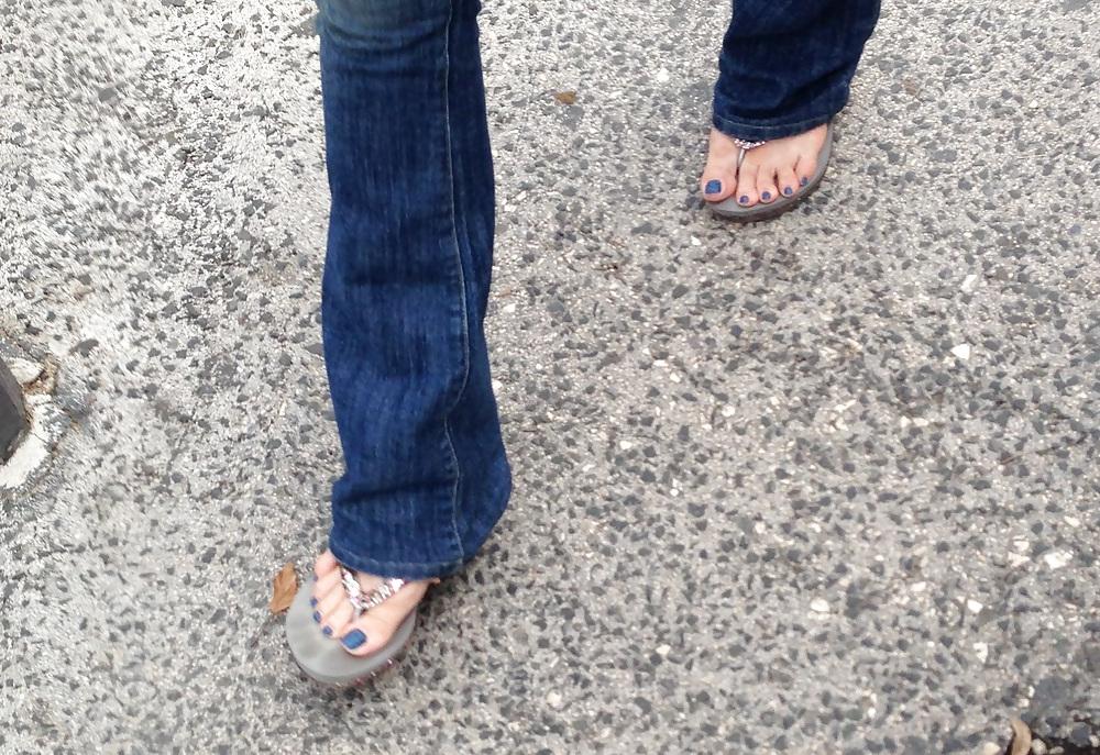 4P Hot Milf feets in sandals