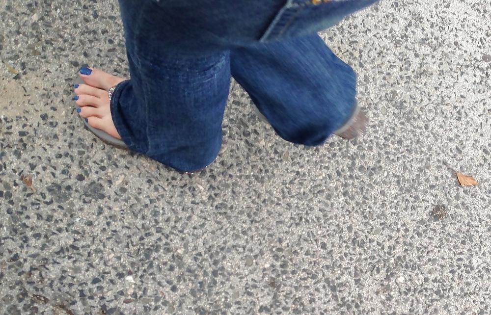 4P Hot Milf feets in sandals