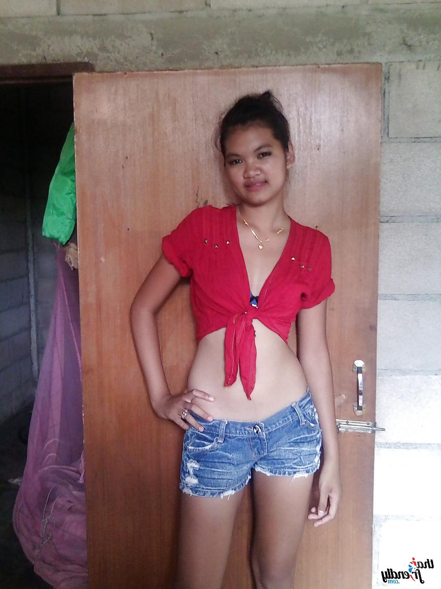 16P Hot Thai Girls for YOU to meet! (1)