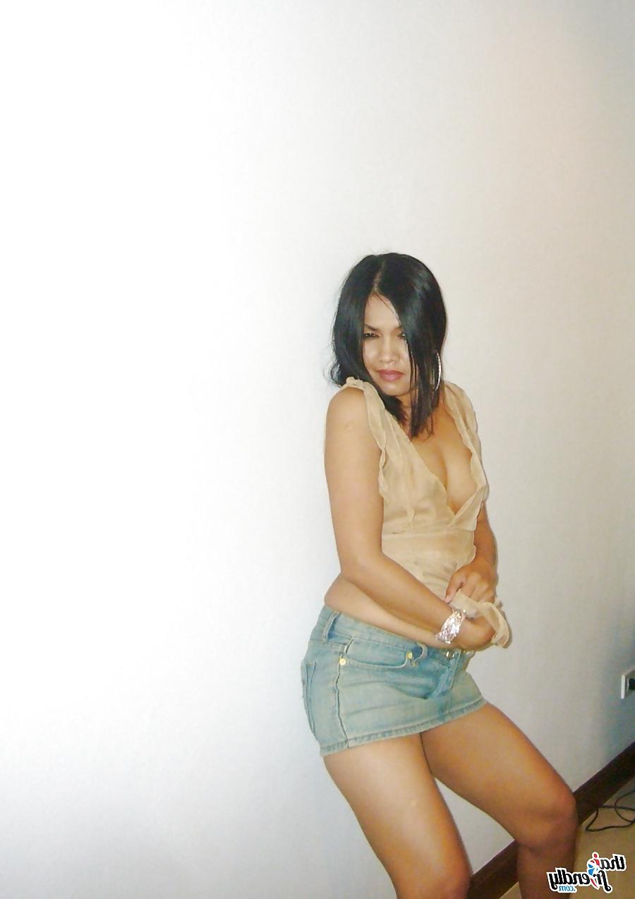 16P Hot Thai Girls for YOU to meet! (1)