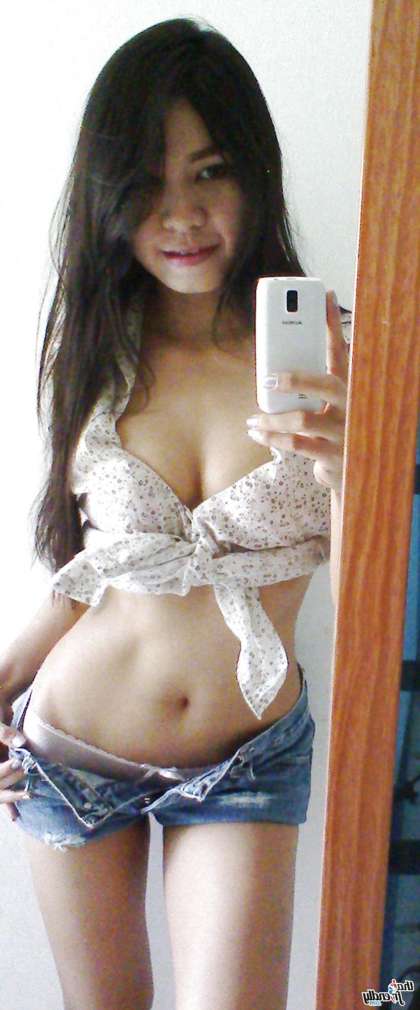 16P Hot Thai Girls for YOU to meet! (1)