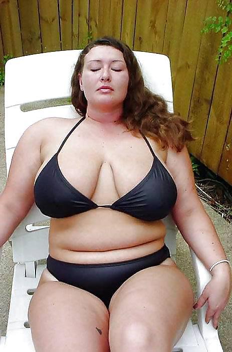 25P Milf's in bikinis 3