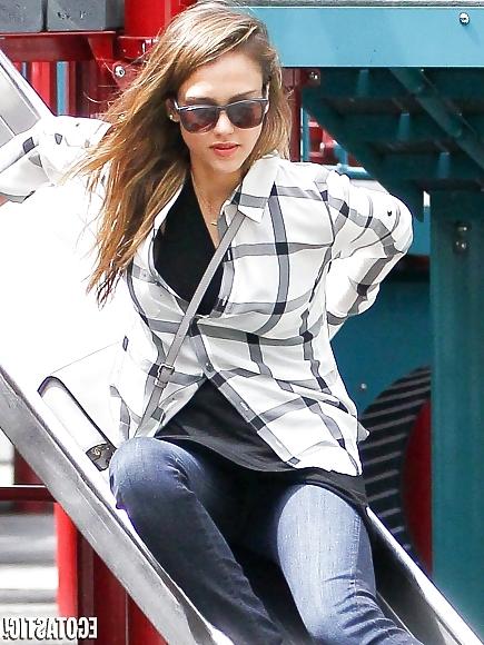 9P Jessica Alba - See Through bra