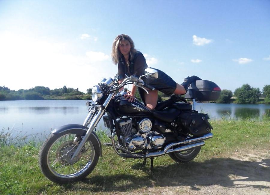 14P Naked biker bitch Sparrow
