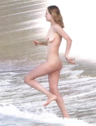 25P Uma Thurman Bikini topless pregnant 