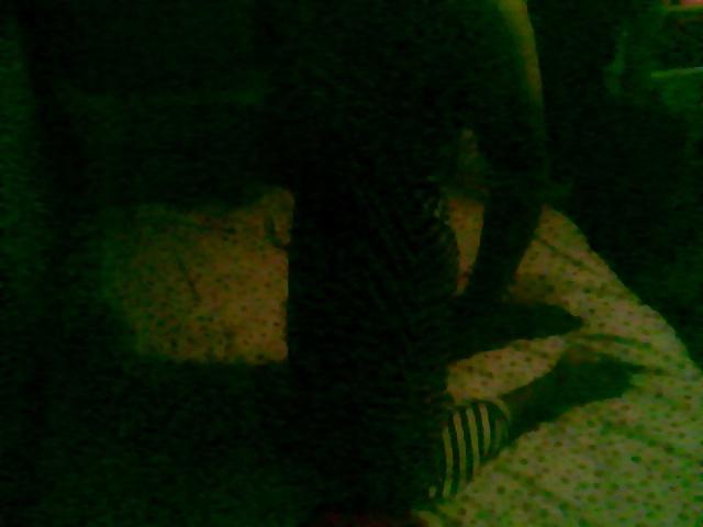 7P Vikki in a dark room