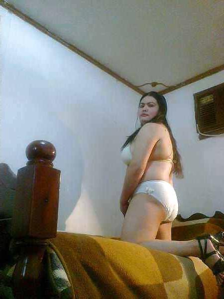 21P Arlene Gumelay with bra and panty