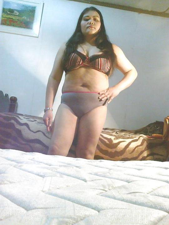 21P Arlene Gumelay with bra and panty