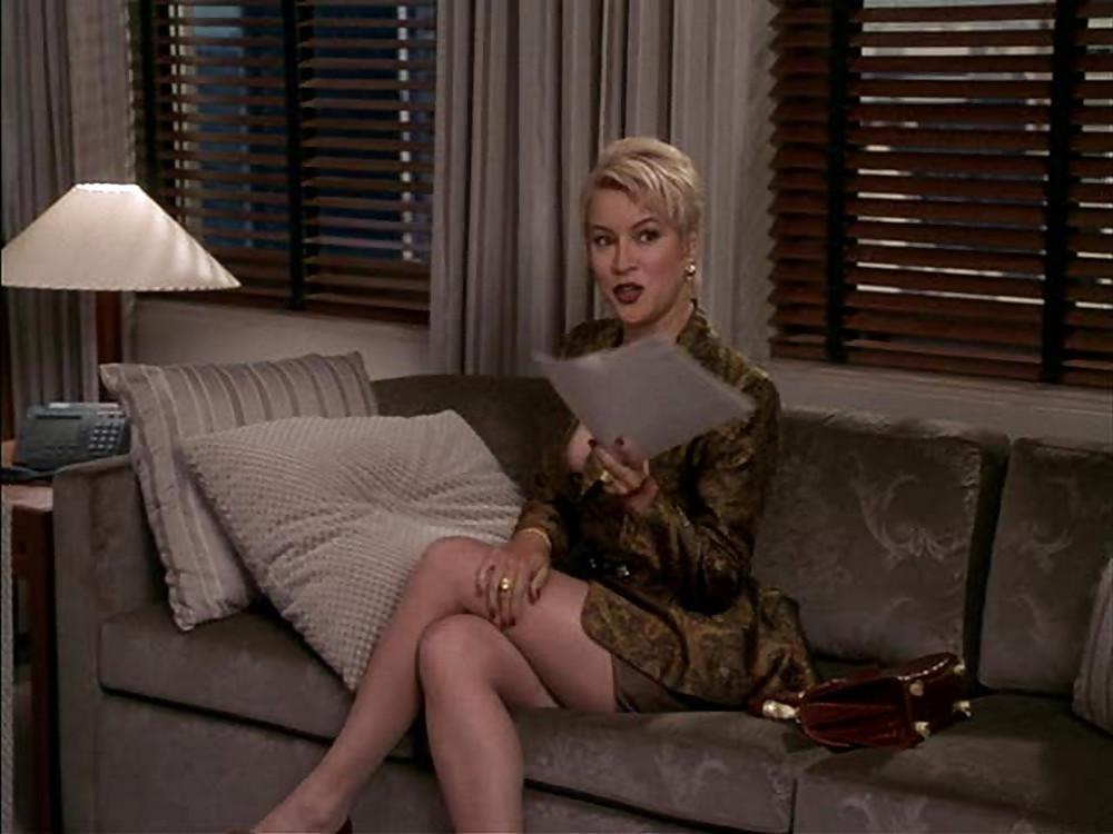 25P Jennifer Tilly Angry Sexy Bitch (Liar Liar)
