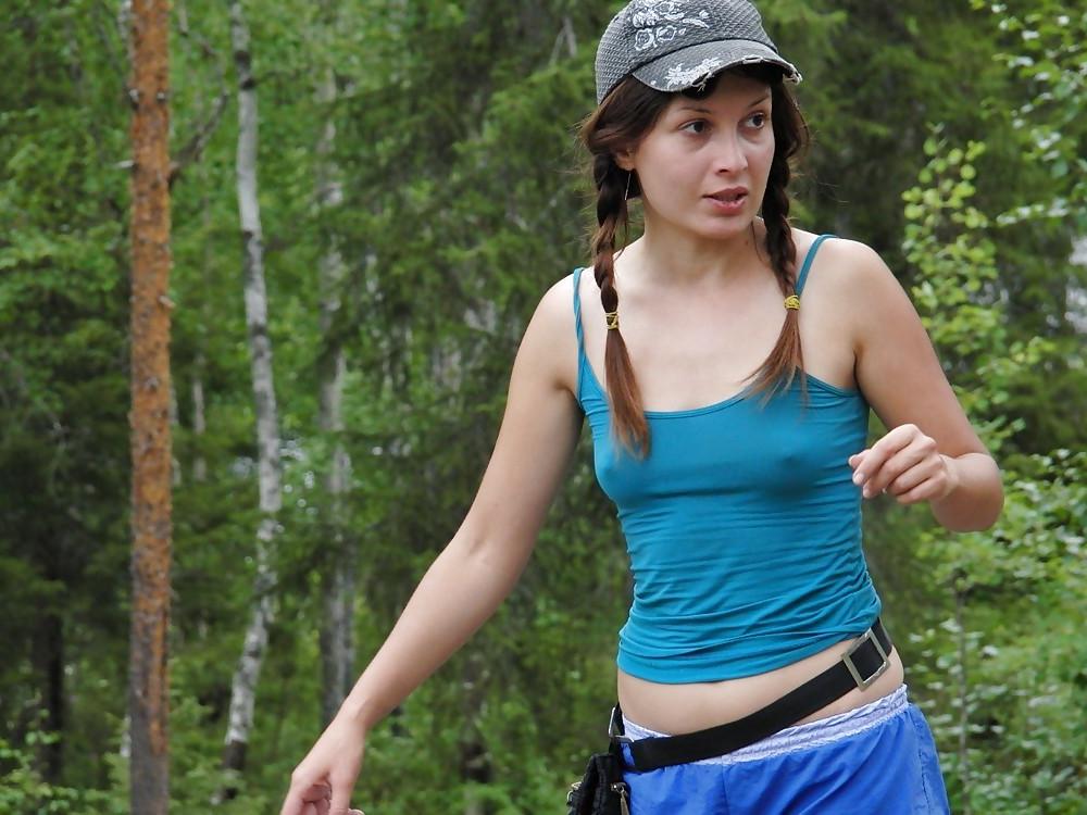 24P She forgot her bra 41.
