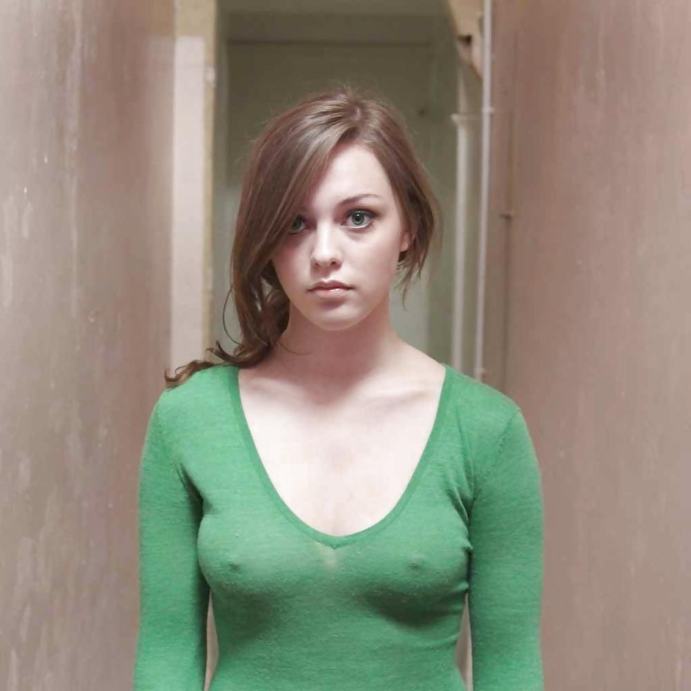 24P She forgot her bra 41.