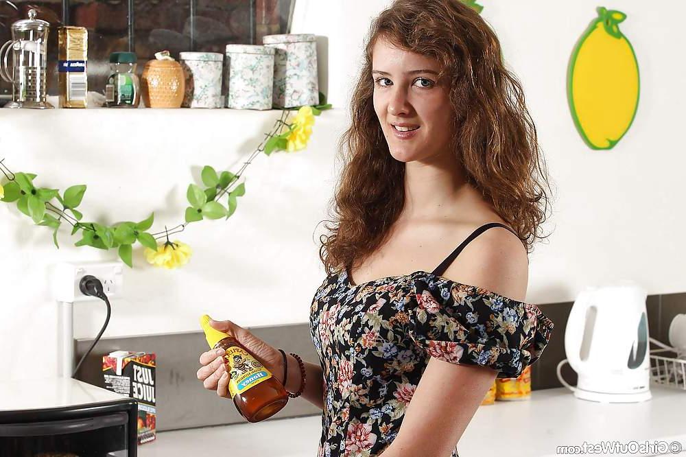 16P Pretty Aussie girl spills honey onto her body