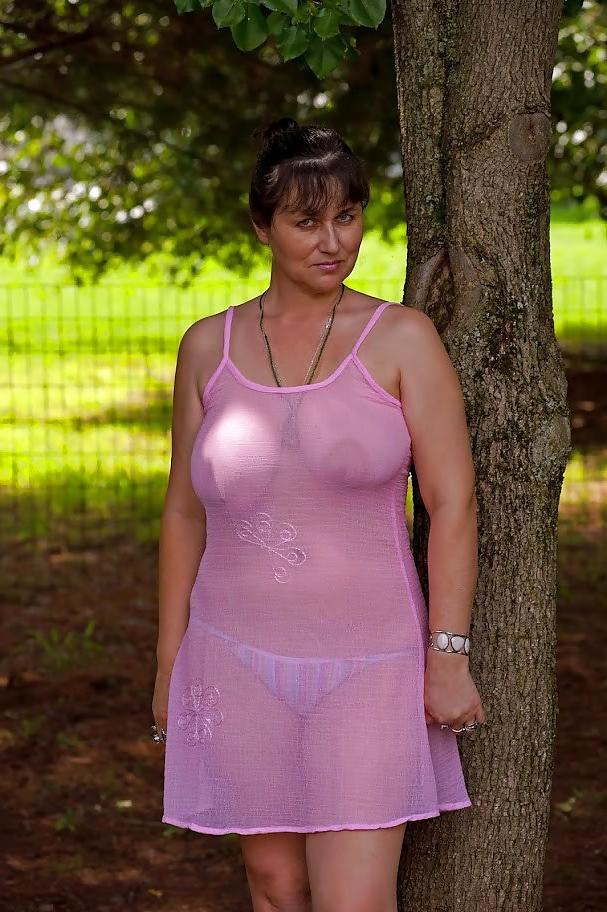 24P She forgot her bra 43.