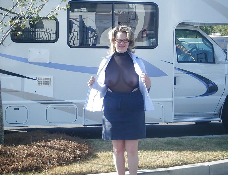 24P She forgot her bra 43.
