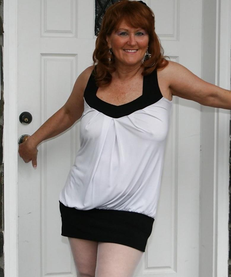 24P She forgot her bra 43.