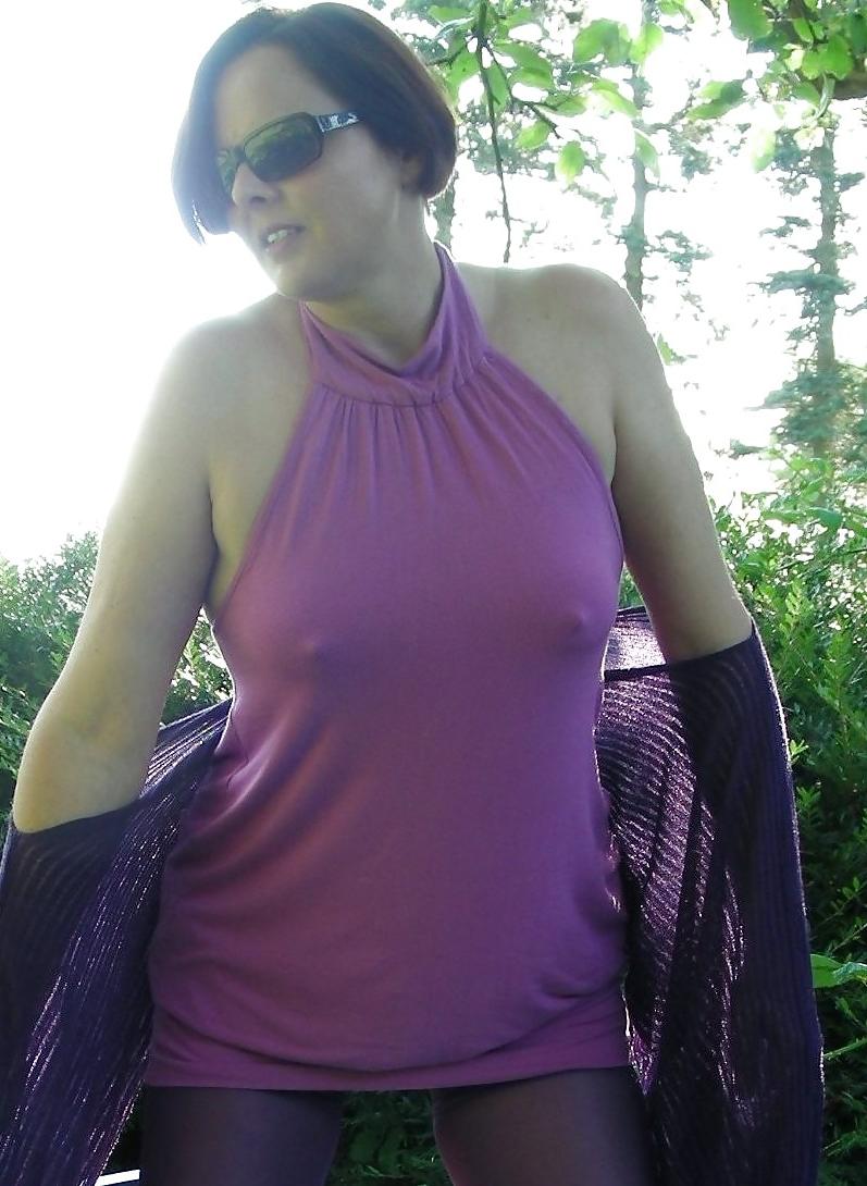 24P She forgot her bra 43.