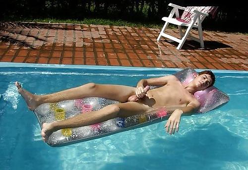 25P Shower , Bath , Pool 2