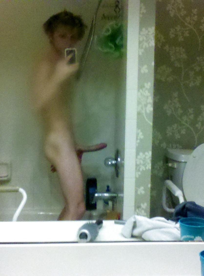 25P Shower , Bath , Pool 2