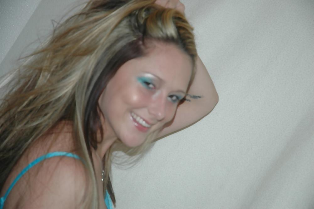 25P Sexy Thick Blonde Milf
