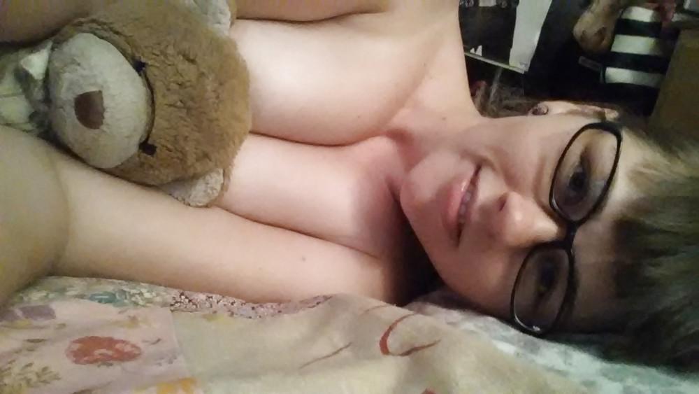 6P Young Milf Posing