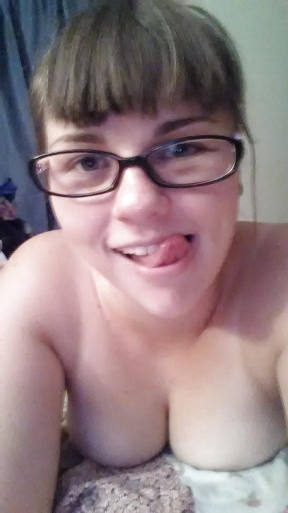 6P Young Milf Posing