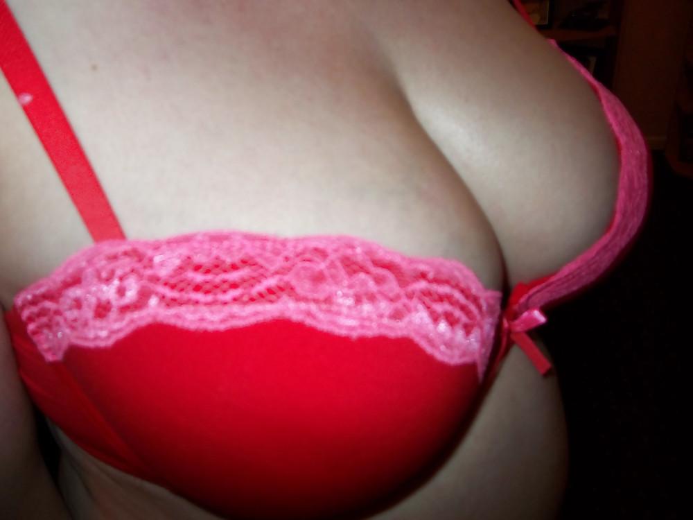 22P Woman their sell bra on the net 