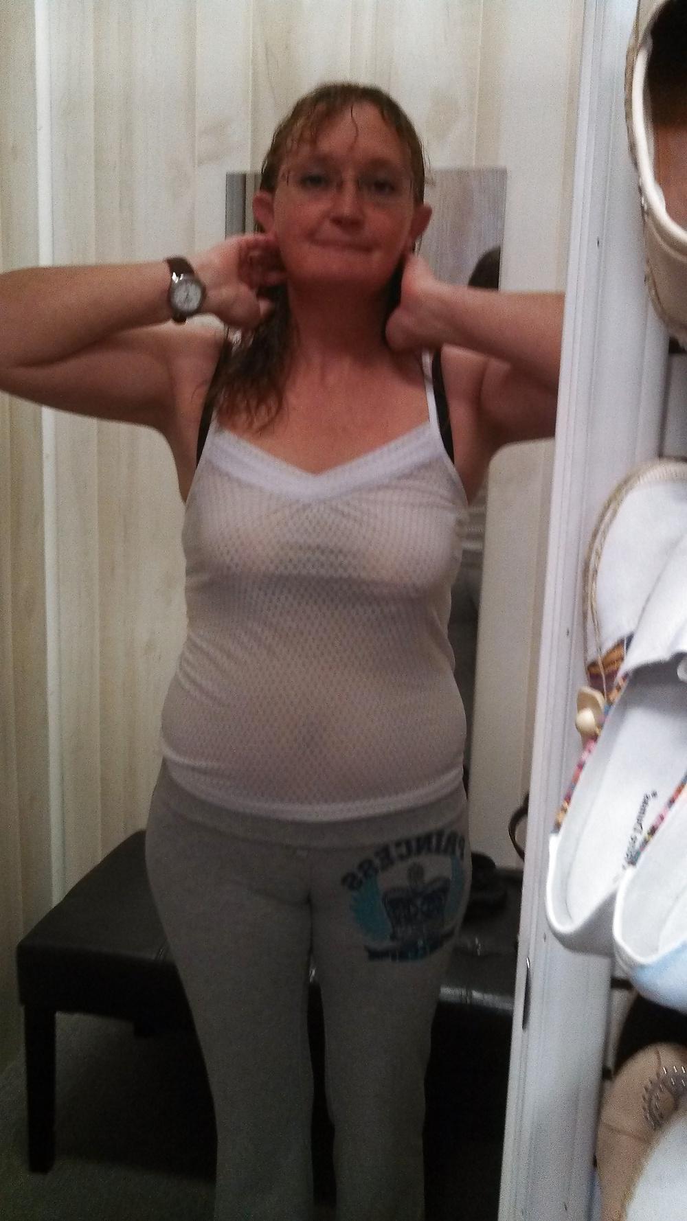 11P Walmart dressing room