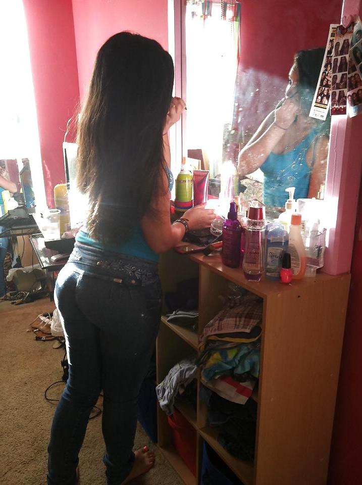 12P Mexican girl
