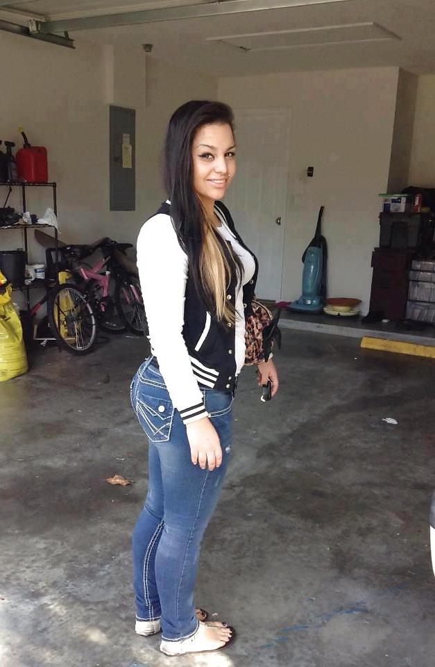 12P Mexican girl