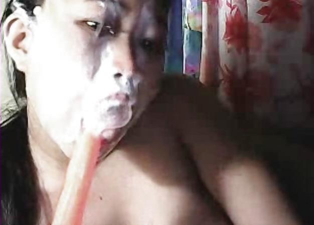23P Bangkok teen messy face dildo show on webcam