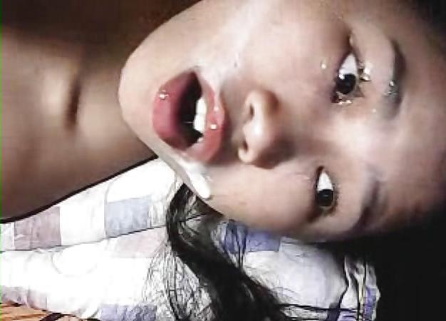23P Bangkok teen messy face dildo show on webcam