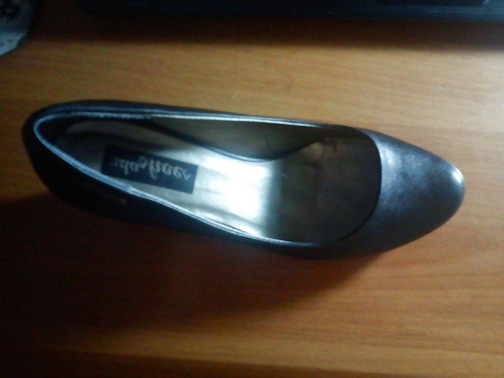 9P Cum on mom's heels