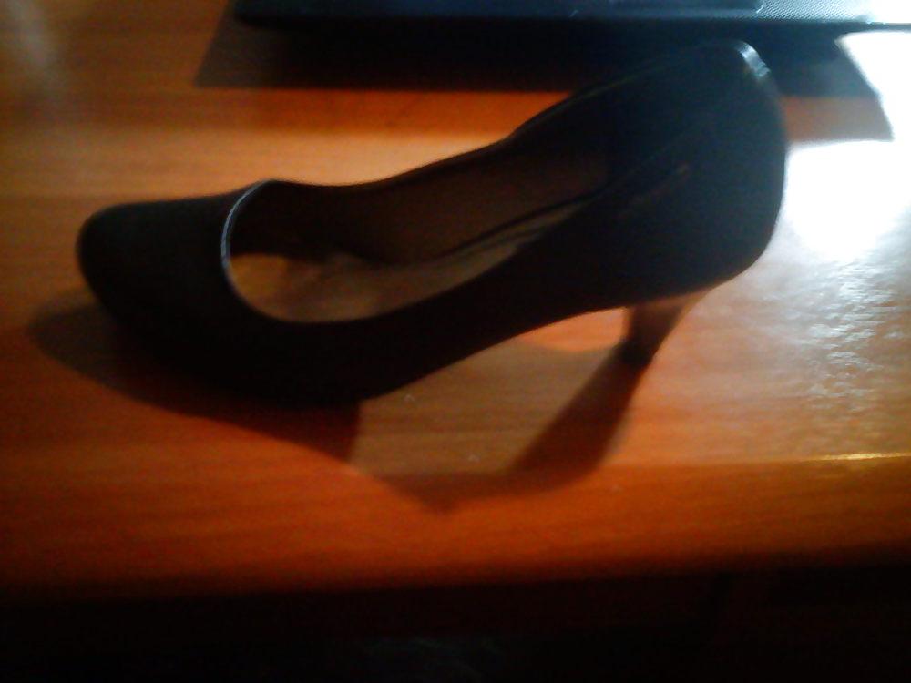 9P Cum on mom's heels
