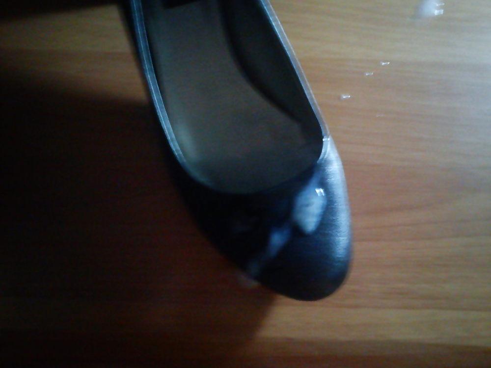9P Cum on mom's heels