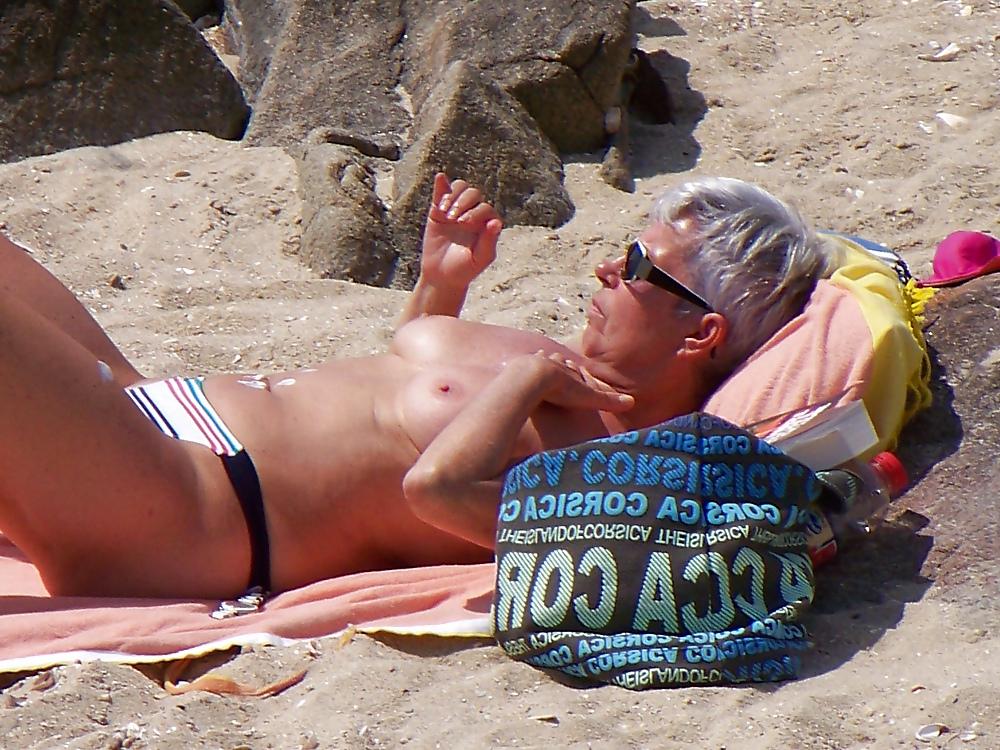 5P Gilf in bikini