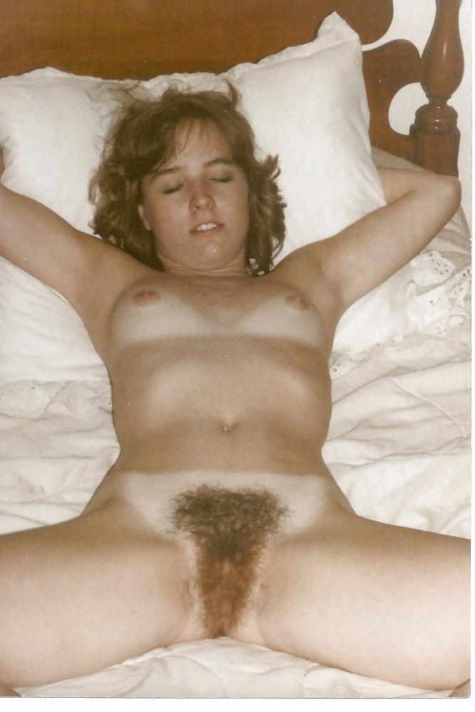 20P Pussy hairy of girlfriend 01