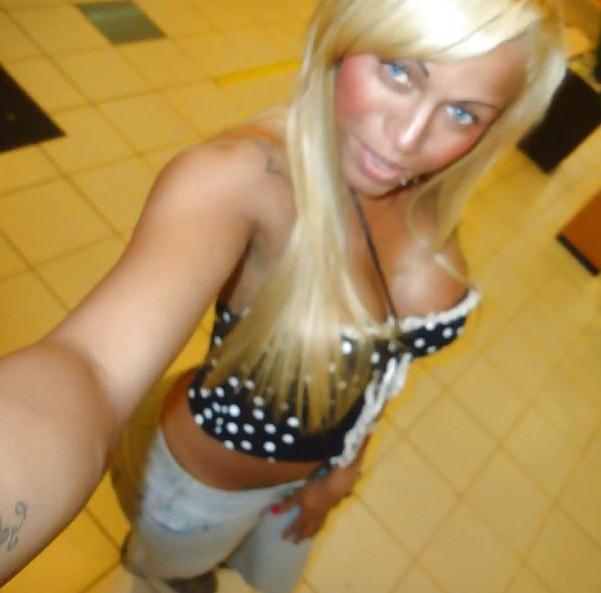 25P Blonde Tgirl TOP