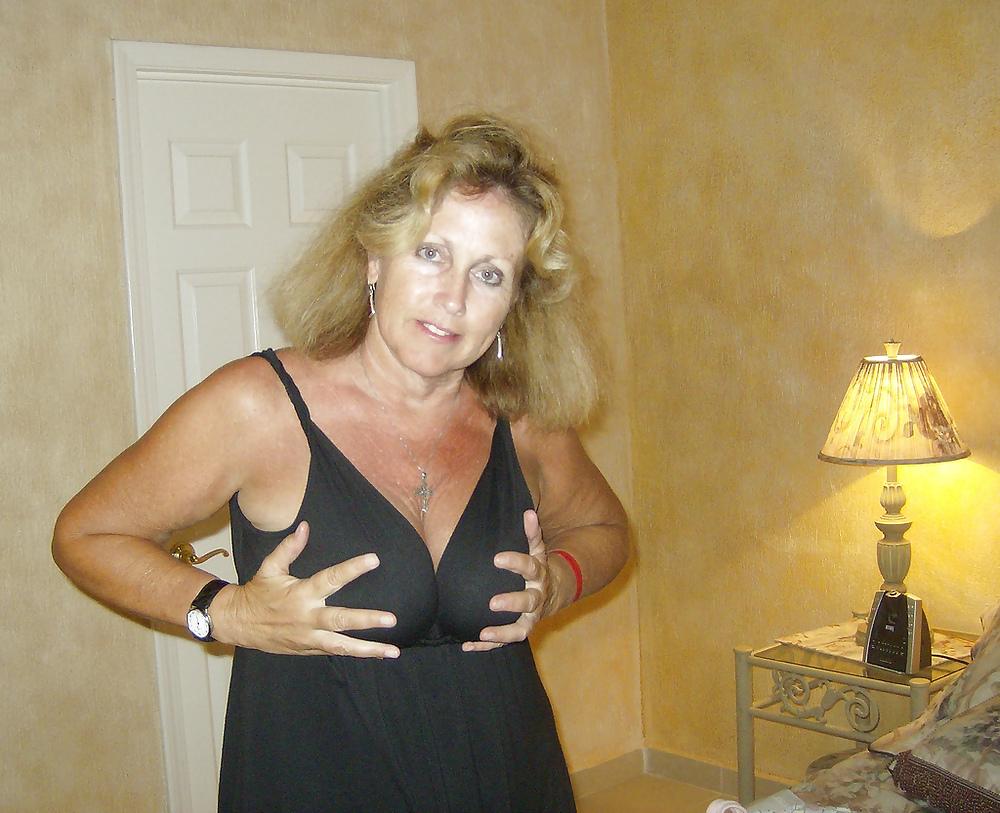 25P Mom's Bra Shots