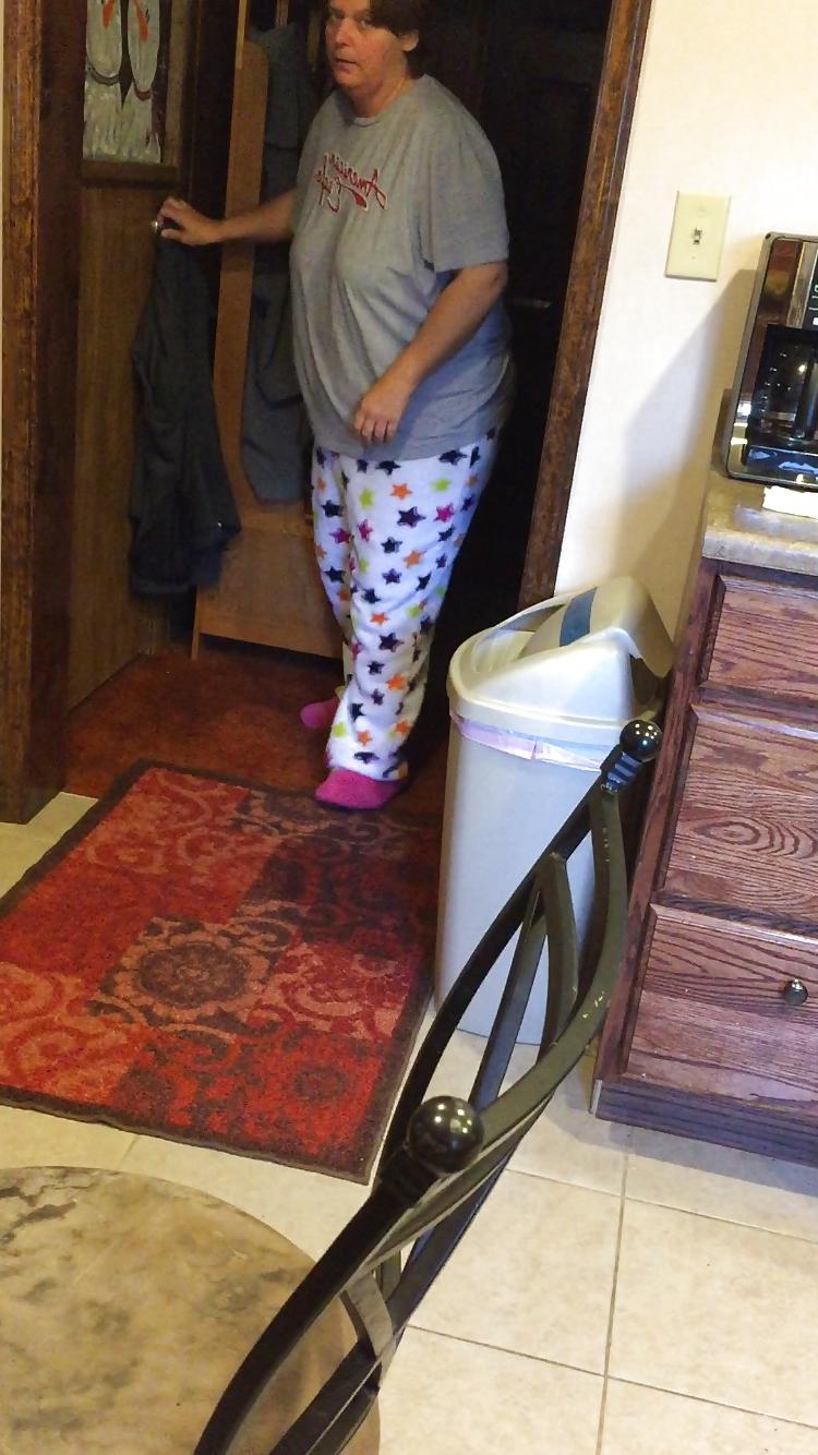 15P New pics of bbw stepmom bra less 42Ds with pokies