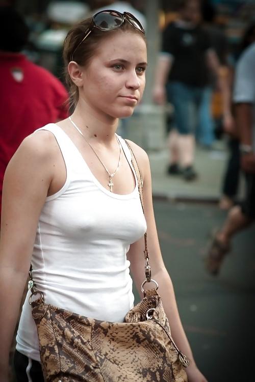 25P No bra is sexy