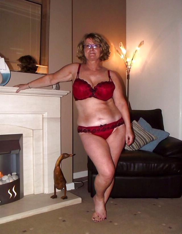 25P I Love Gilfs & Milfs 31