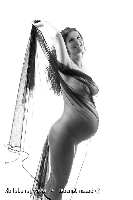 25P Pregnant 15