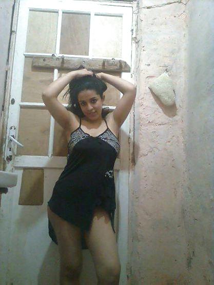 11P Shimaa knows how to tease us