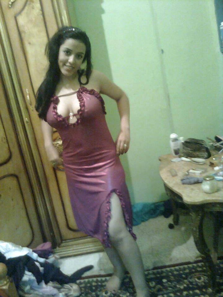 11P Shimaa knows how to tease us