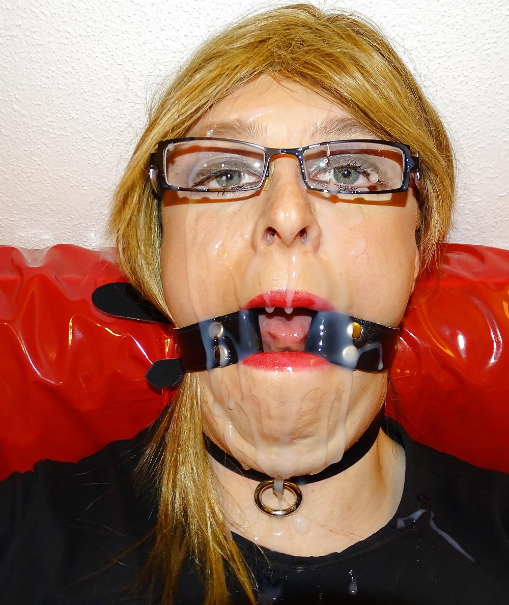 19P Sklavin in Lack und Leder CUMSHOT!!!