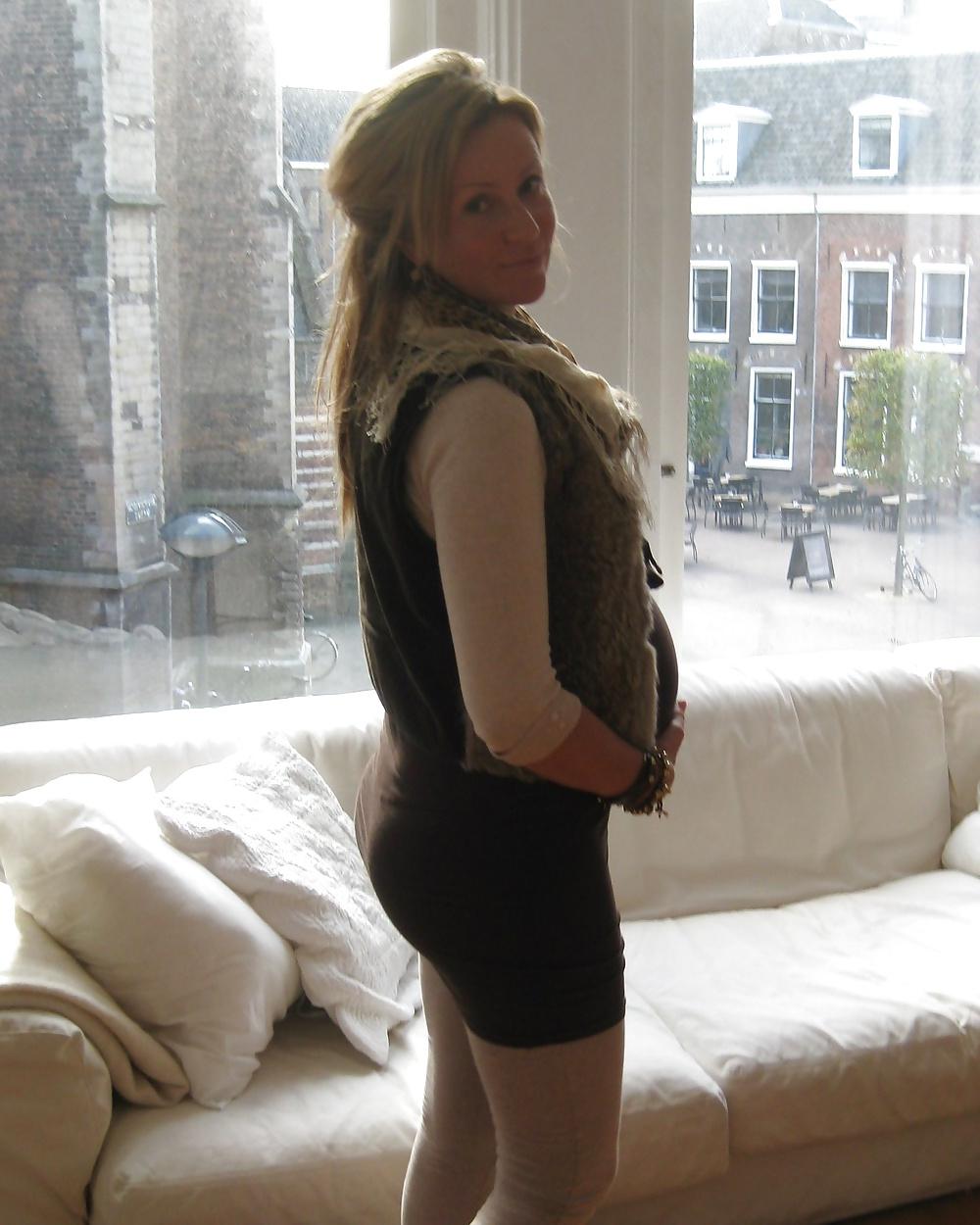 25P Fine pregnant women 