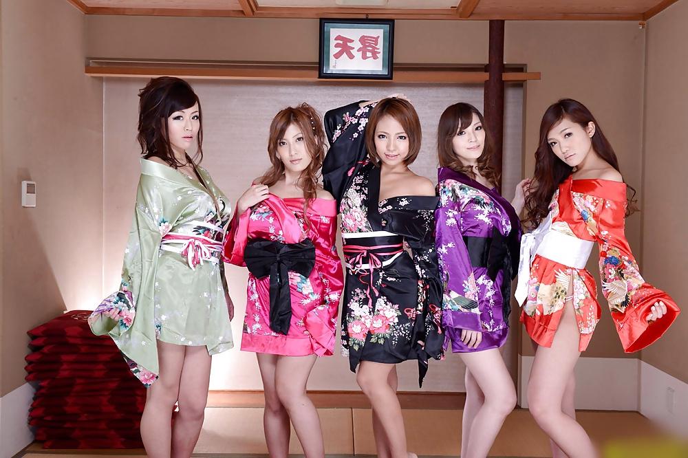 25P Schöne japanische Pornostars