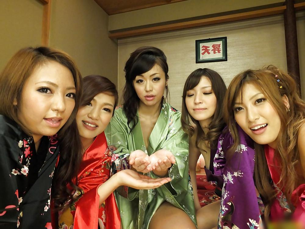 25P Schöne japanische Pornostars
