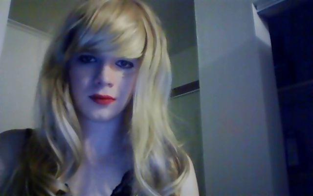 25P These fembois are such pretty gurls and kissable 