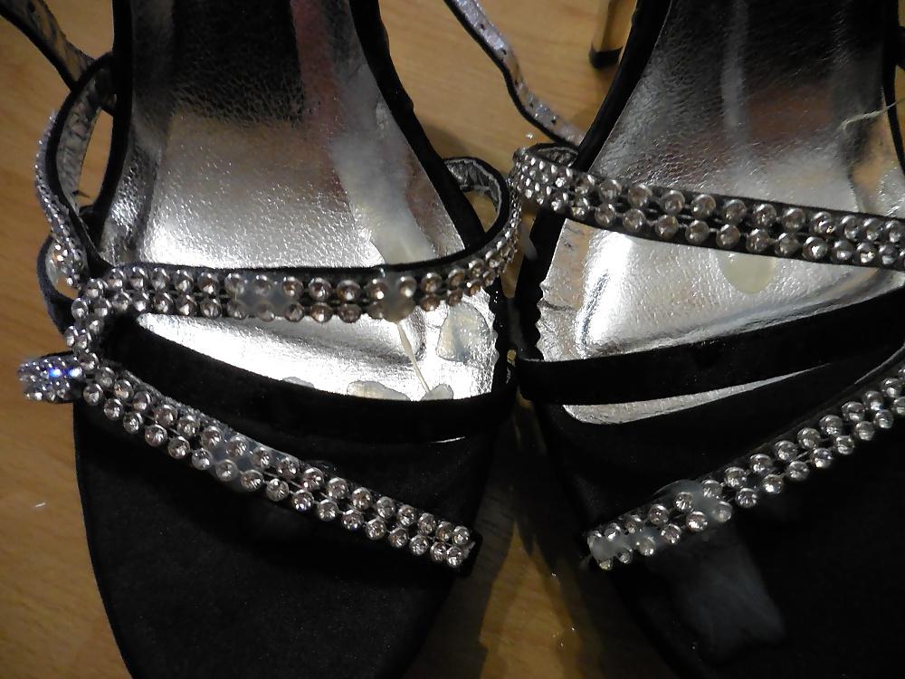 17P Cum on black High Heels